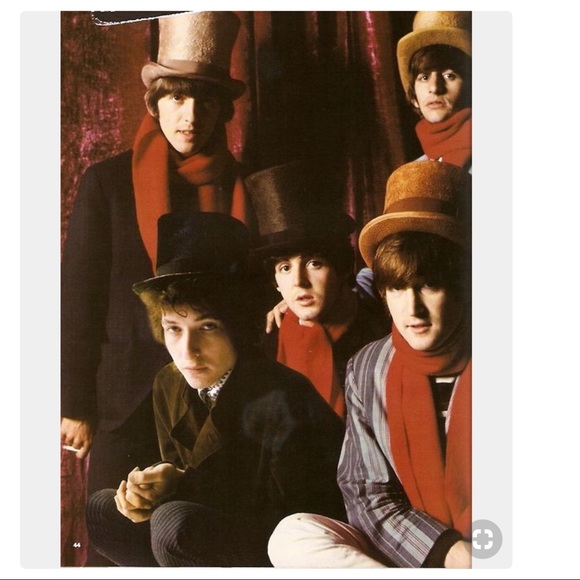 Lay, lady, lay, lay across my big brass bed
Lay - Picture 5 of 8